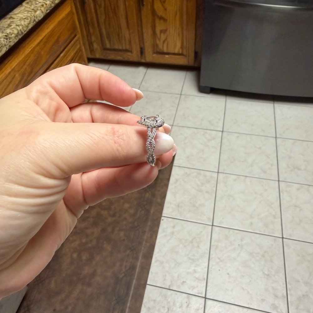 Elegant Silver Women's Ring